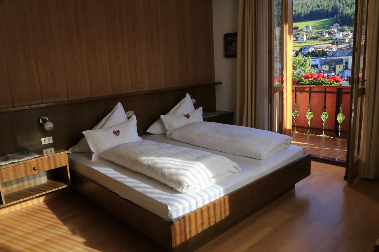 Garni Panoramik Hotel Ortisei Luaran gambar