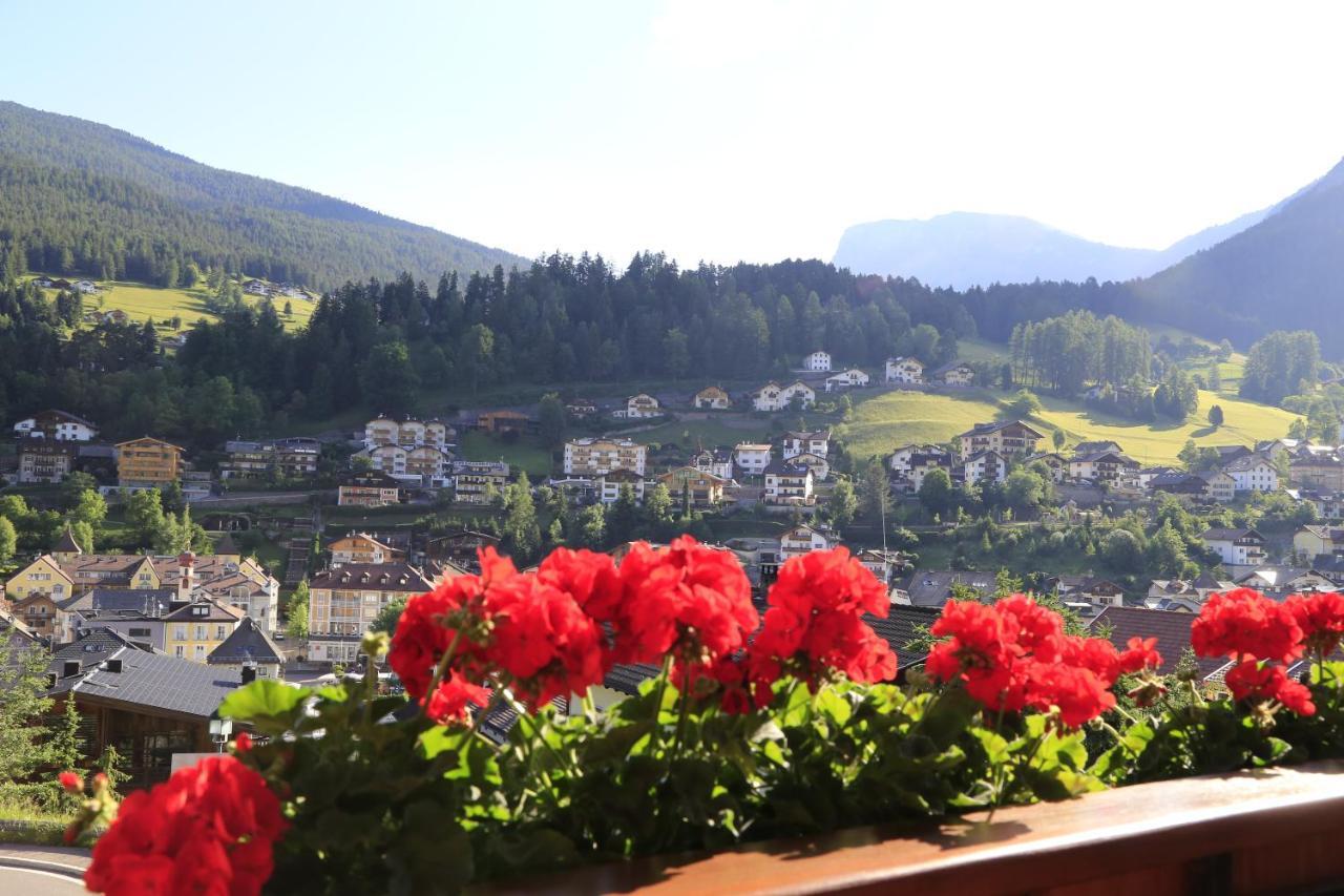 Garni Panoramik Hotel Ortisei Luaran gambar